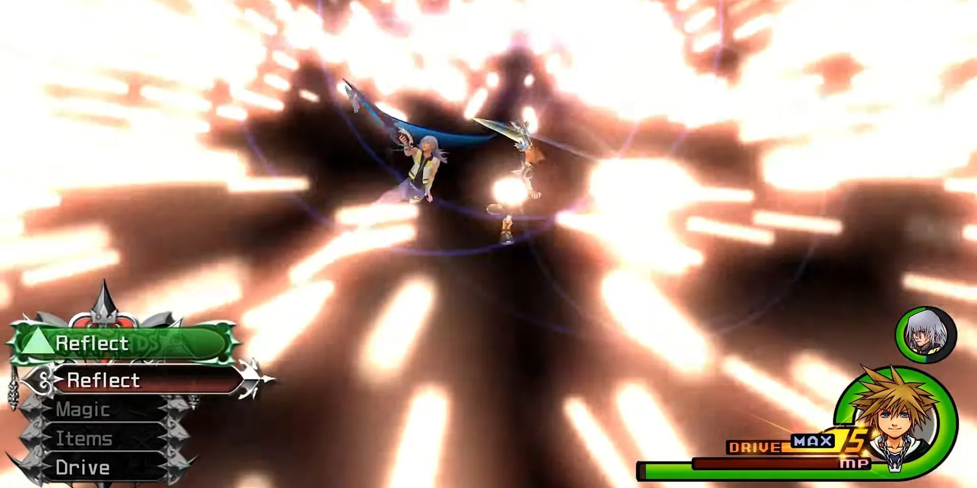 Sora và Riku đỡ đòn Xemnas trong Kingdom Hearts II