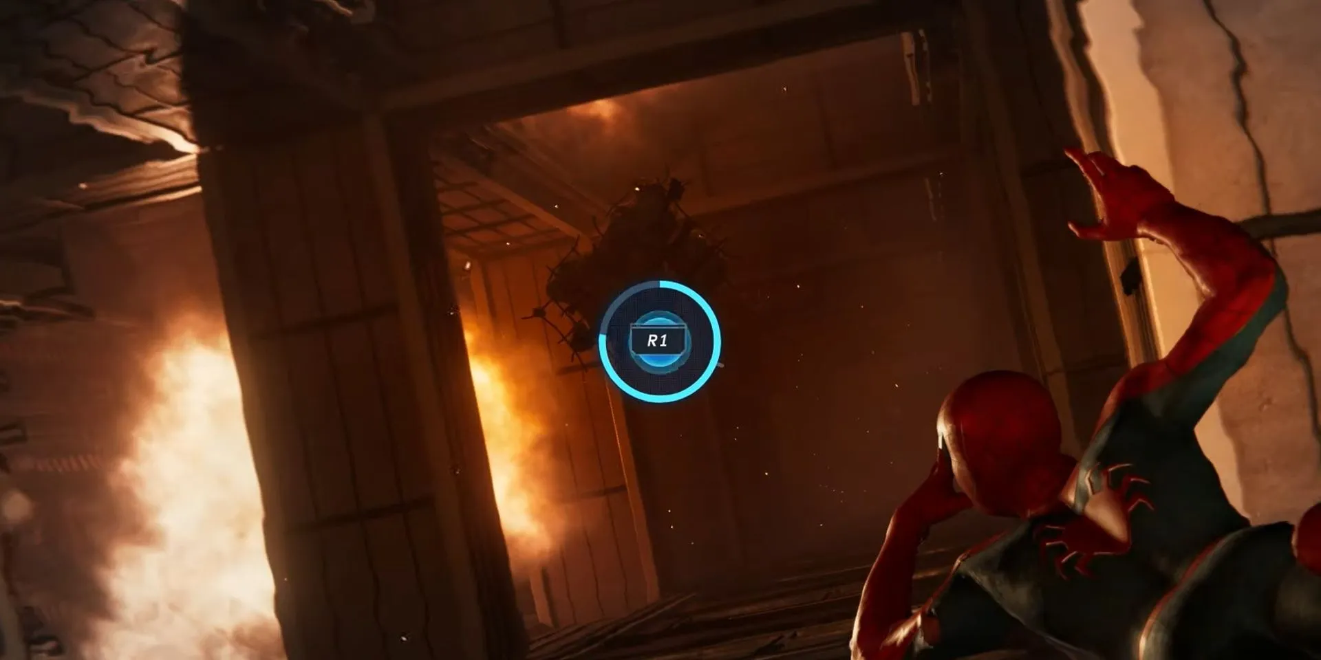 Spider-Man rơi xuống một trục cháy trong game Marvel's Spider-Man