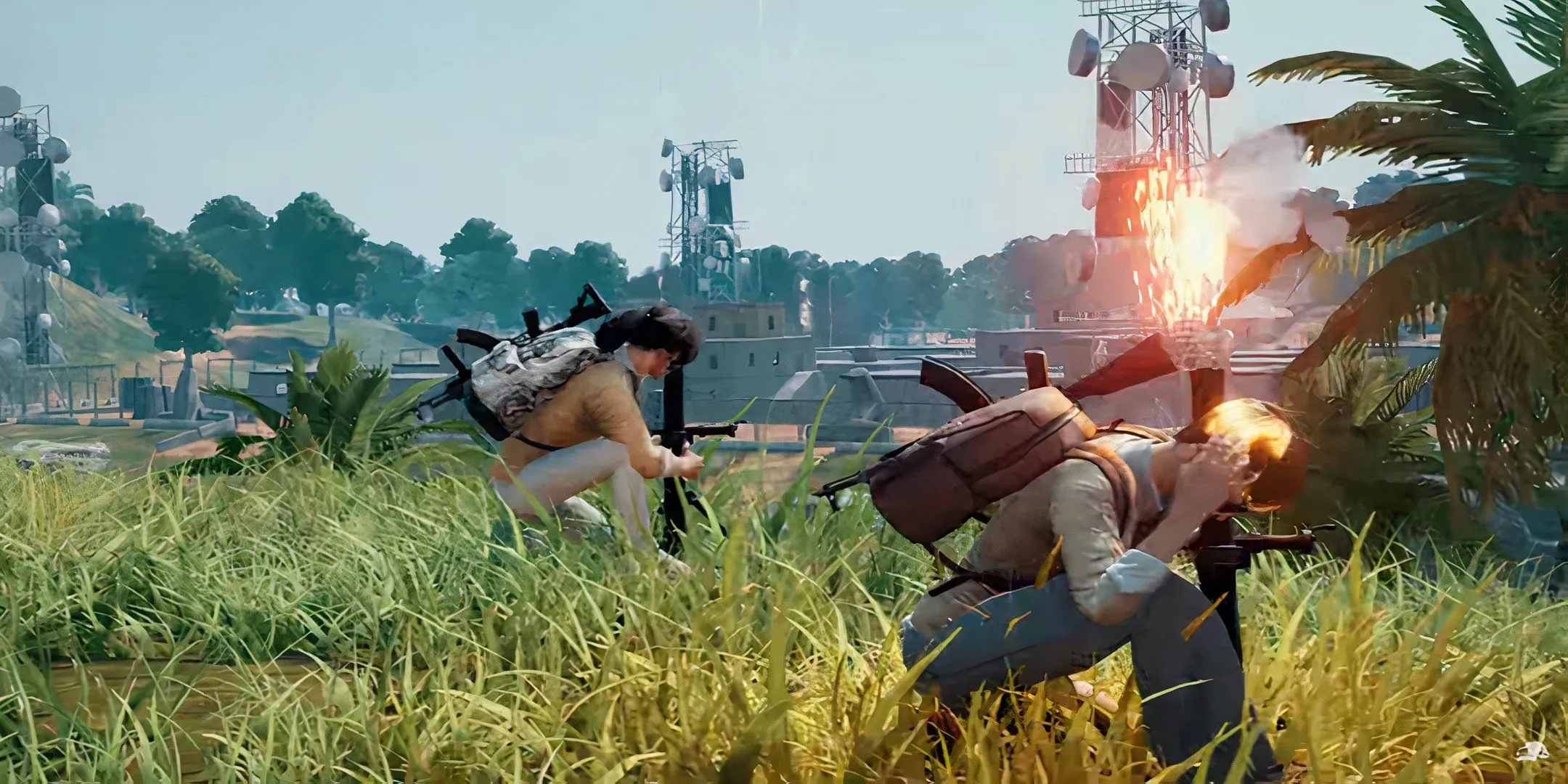 Hai tuyển thủ PUBG Mobile sử dụng súng cối trong trận đấu esports