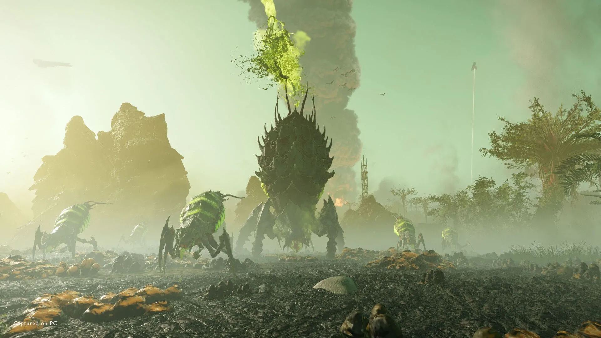 Helldivers tấn công căn cứ địch, thể hiện hiệu ứng cháy nổ