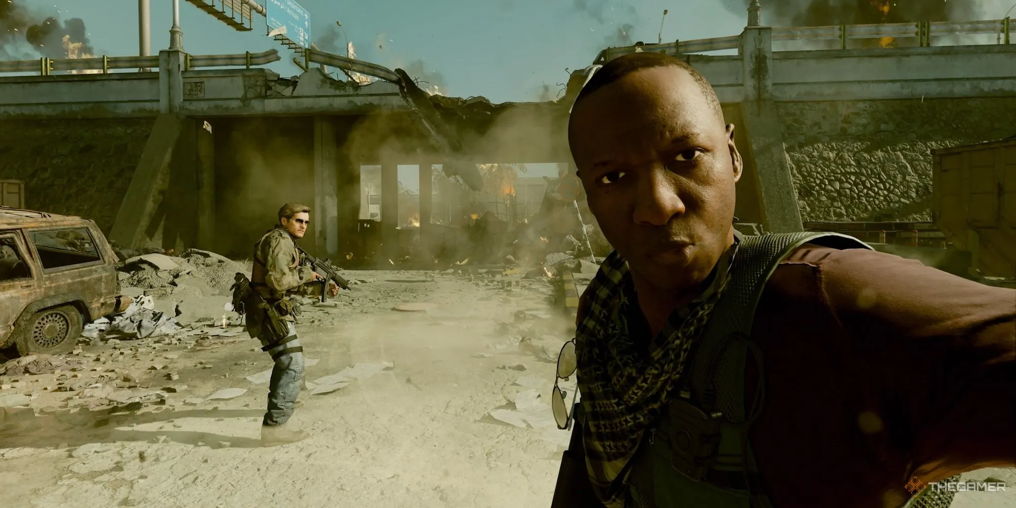 Lawrence Sims nhìn thẳng vào camera trong một cảnh của Call of Duty Black Ops 6