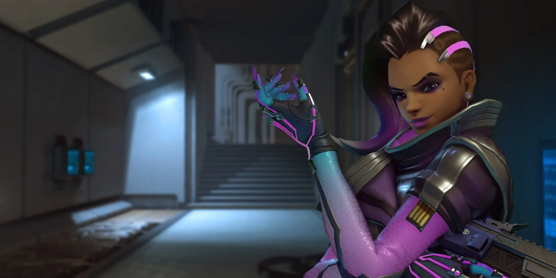 Nữ hacker Sombra xuất hiện trong Overwatch, nhân vật trung tâm của một trong những chiến dịch ARG thành công nhất của Blizzard, tạo nên sự bí ẩn và hứng thú cho cộng đồng.