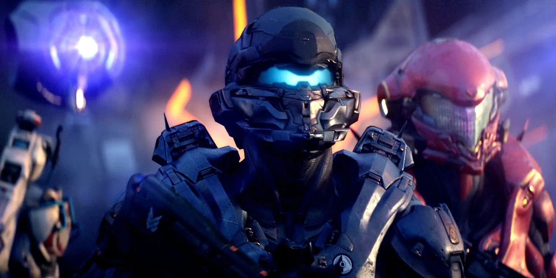 Spartan Locke, nhân vật chính trong chiến dịch marketing của Halo 5: Guardians, đối đầu với Master Chief, trong một cảnh được quảng bá rộng rãi