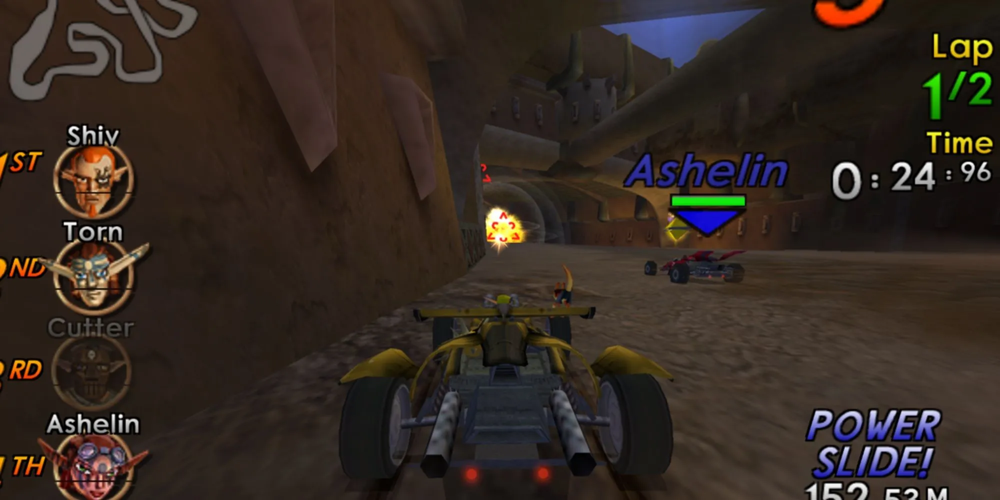 Pha đua xe căng thẳng trong Jak X Combat Racing, nơi người chơi sử dụng vũ khí để cạnh tranh trên đường đua.