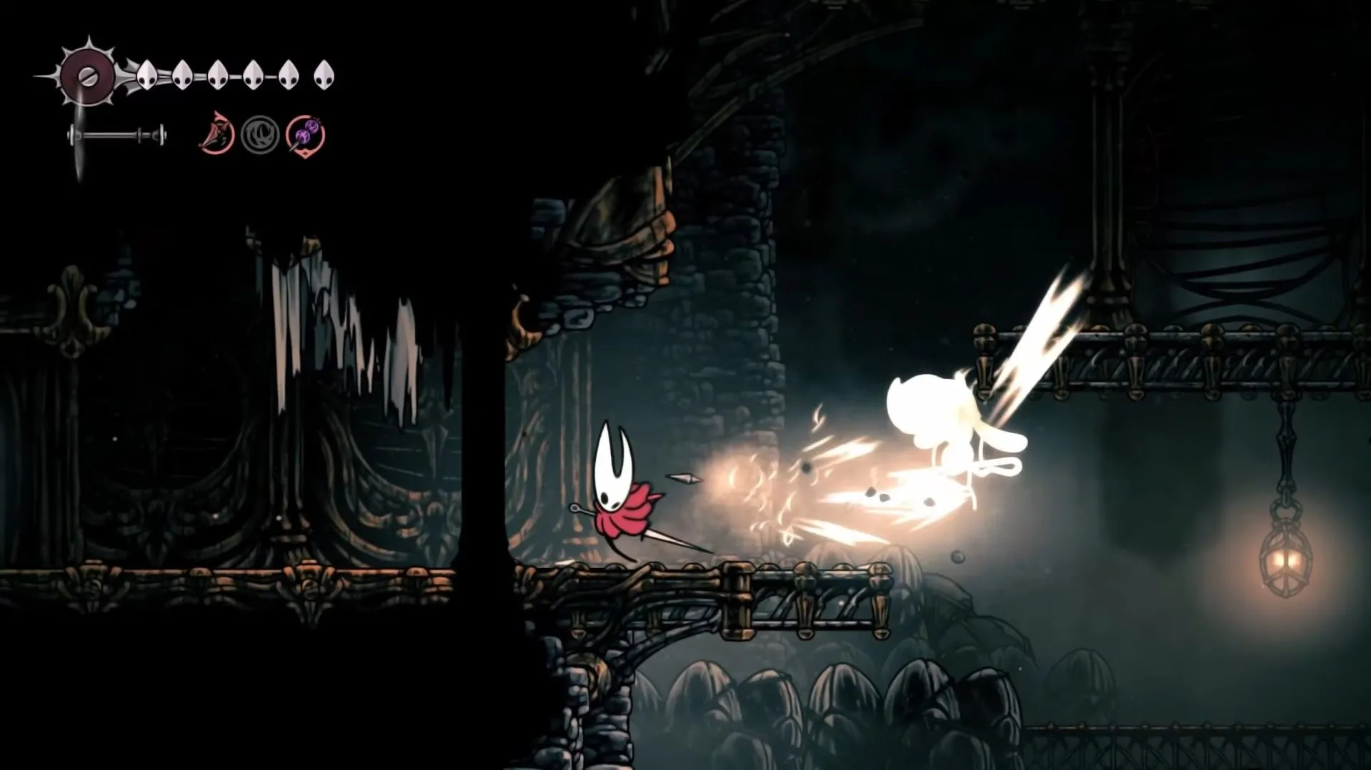 Ảnh: Twelfth Architect cùng Silkshot trong Silksong (ảnh chụp bởi Ape Knight Gaming)