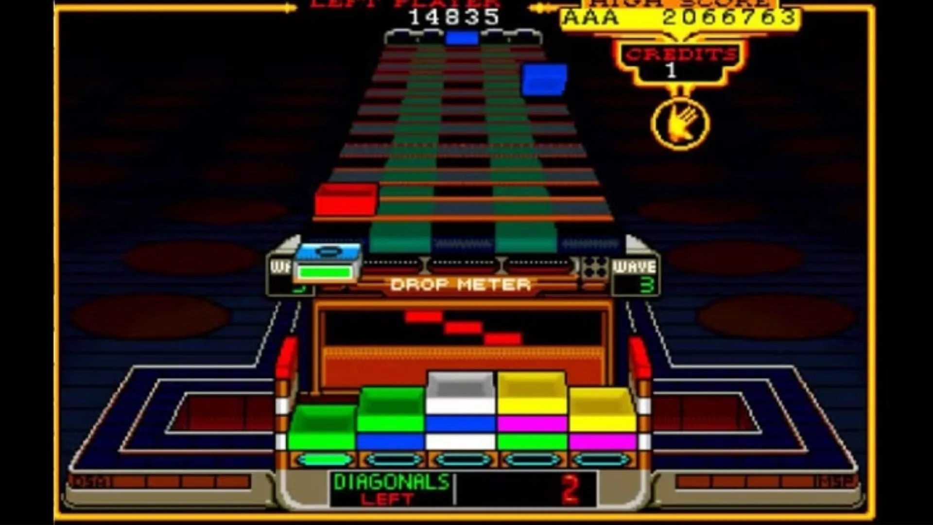 Bìa Klax trên Atari 2600 với bố cục pixel cổ điển