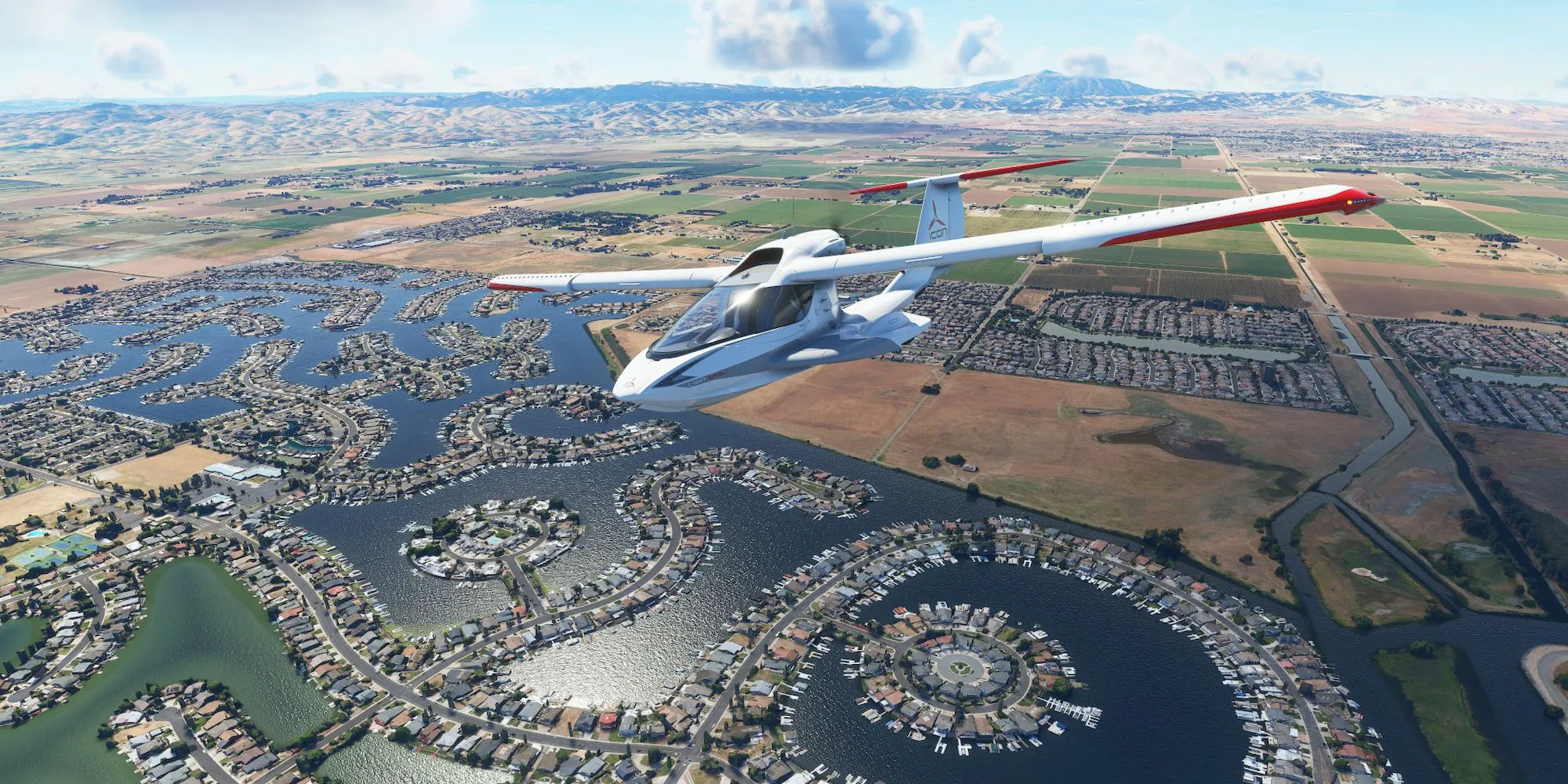 Cảnh hồ thị trấn trong Microsoft Flight Simulator, thể hiện đồ họa mô phỏng địa hình