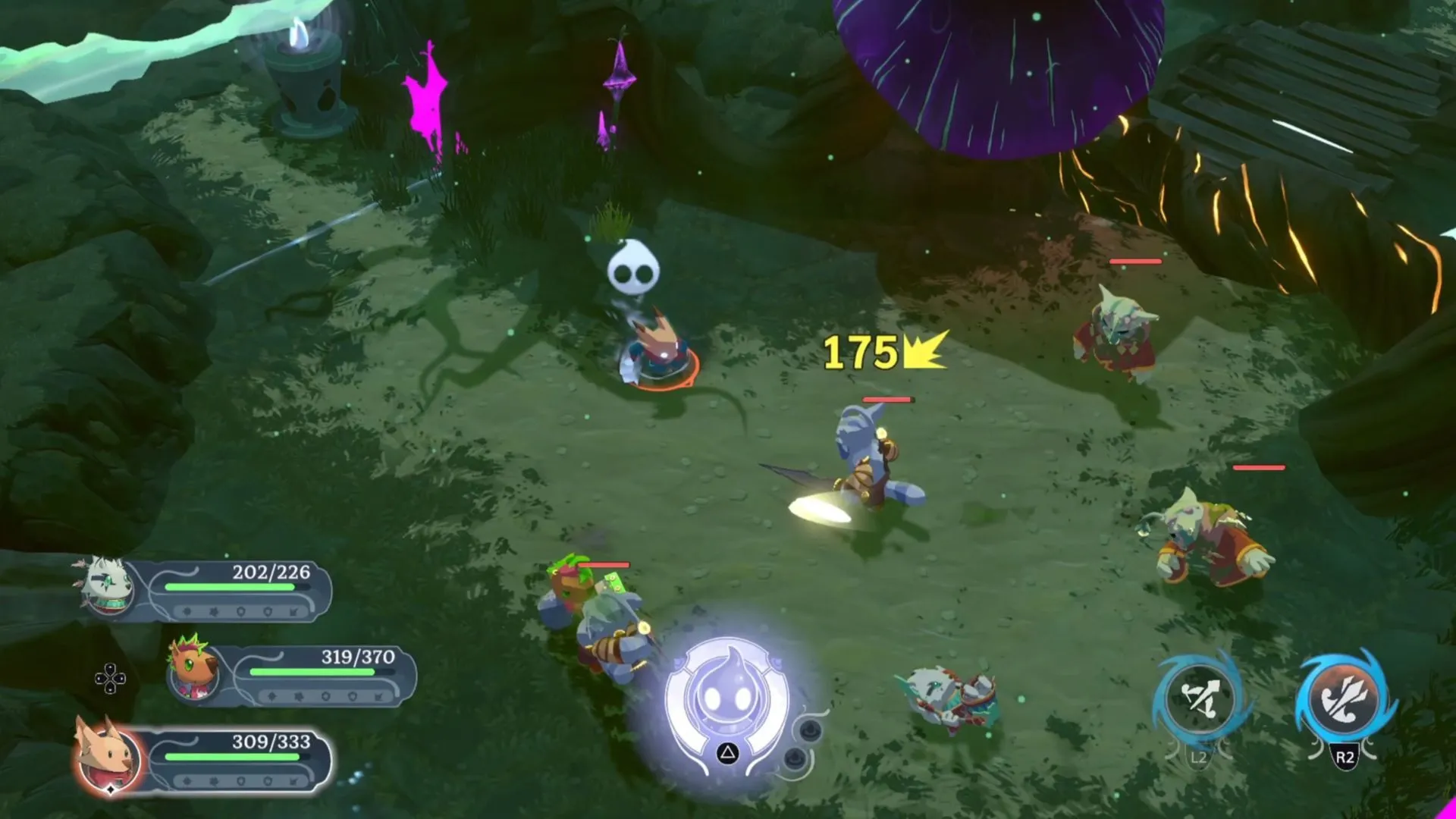 Giao diện chiến đấu top-down với enemy arena và chuyển động né đòn