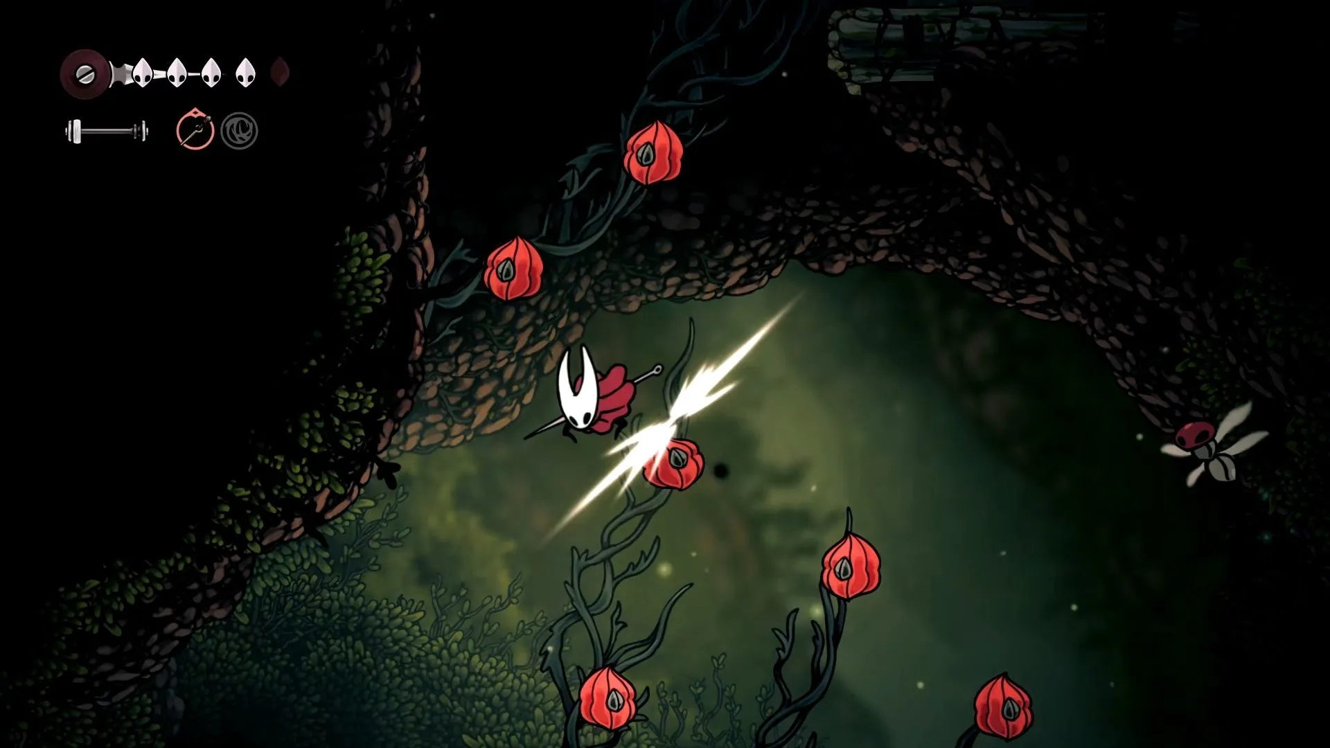 Hornet bật khỏi một bóng đèn trong Silksong, thể hiện chuyển động nền tảng mượt mà