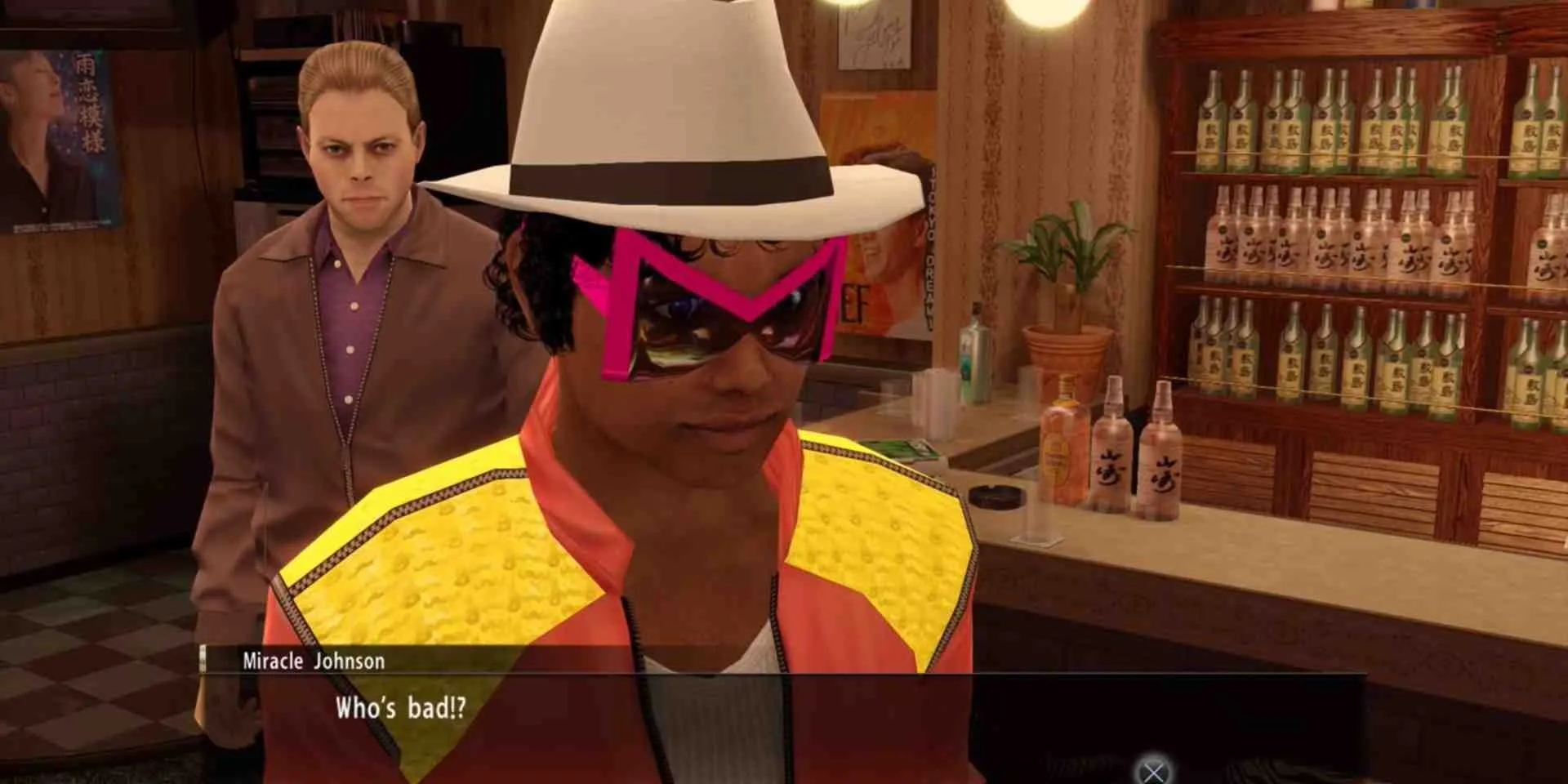 Miracle Johnson trong Yakuza 0 đối thoại với Kiryu trong một quán bar, minh họa tính hài substory của series