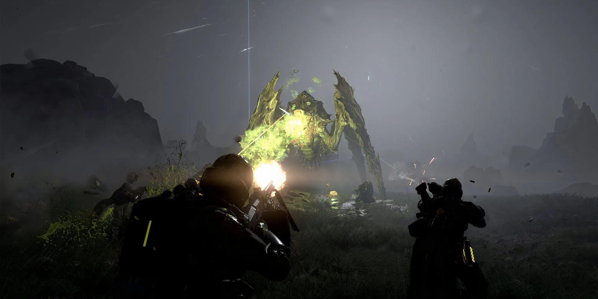 Người lính Helldivers tiến công trong môi trường hang động, chế độ góc nhìn tập trung vào hành động bắn súng