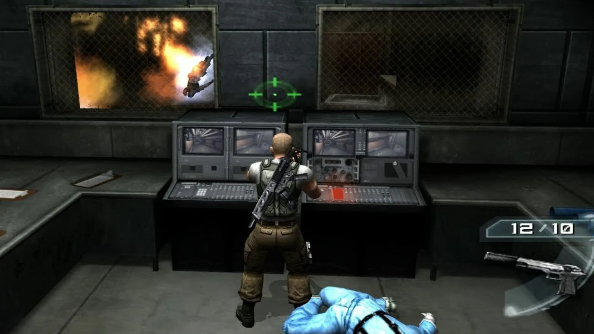 Psi-Ops: The Mindgate Conspiracy - cảnh dùng năng lực tâm linh trong trận đấu